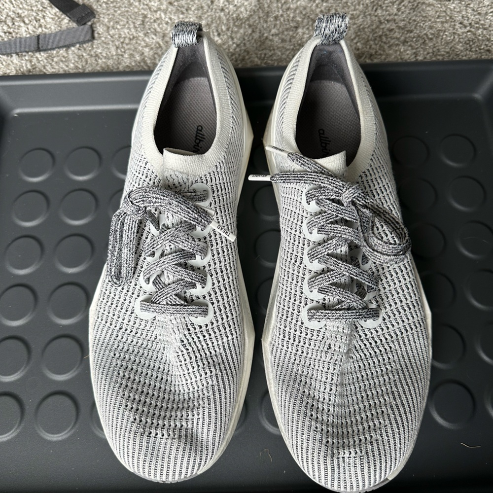Allbirds Men’s Tree Flyers Knit Blizzards size 9.5
